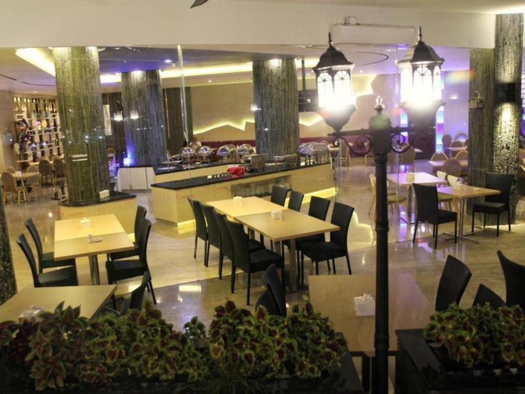 89 Hotel Batam Nagoya Esterno foto