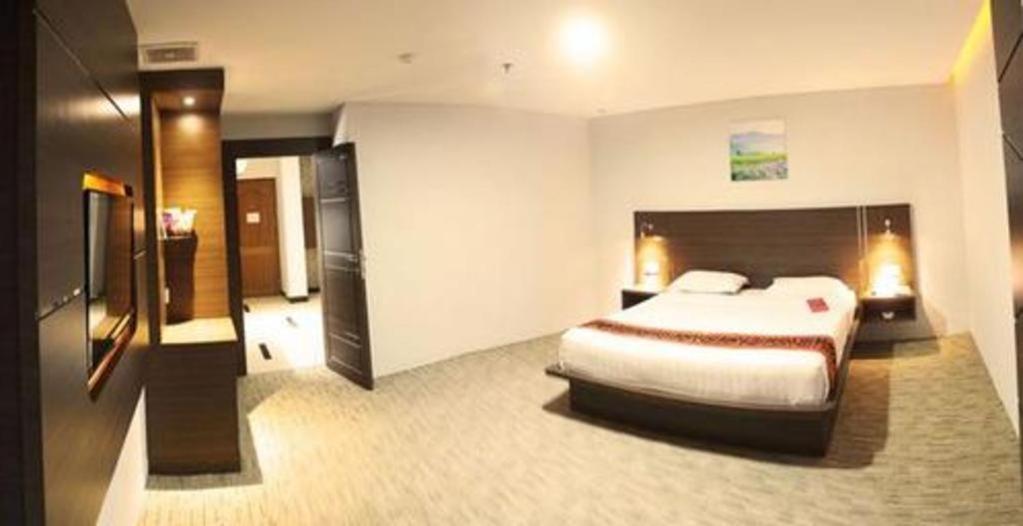 89 Hotel Batam Nagoya Esterno foto