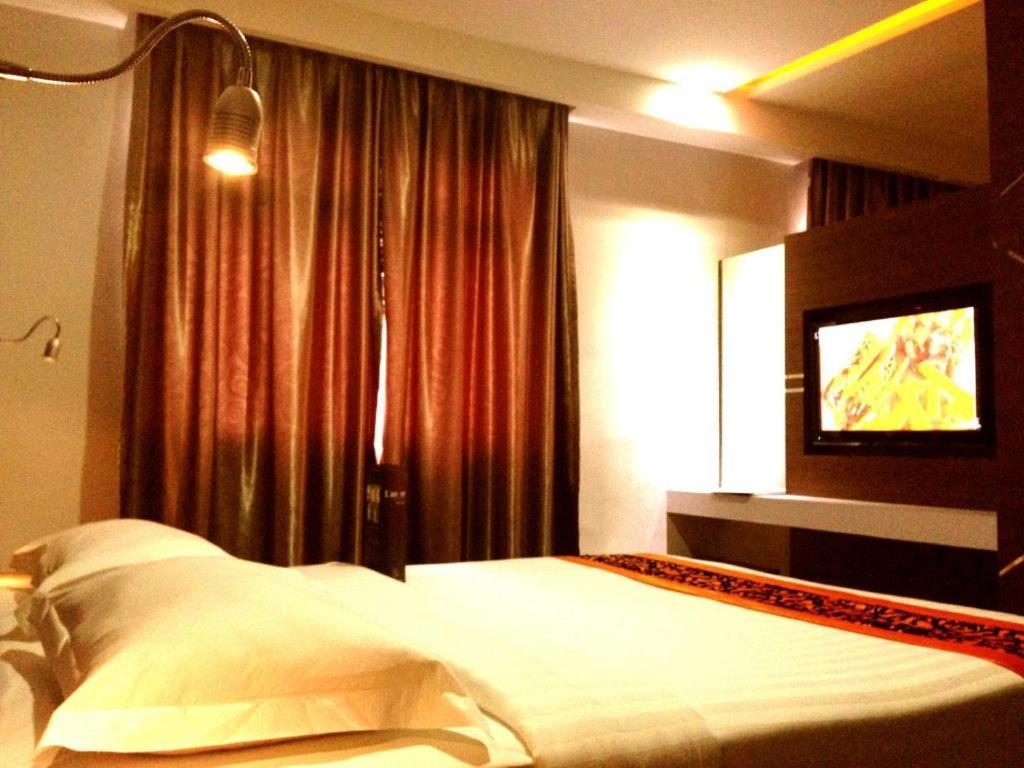 89 Hotel Batam Nagoya Esterno foto